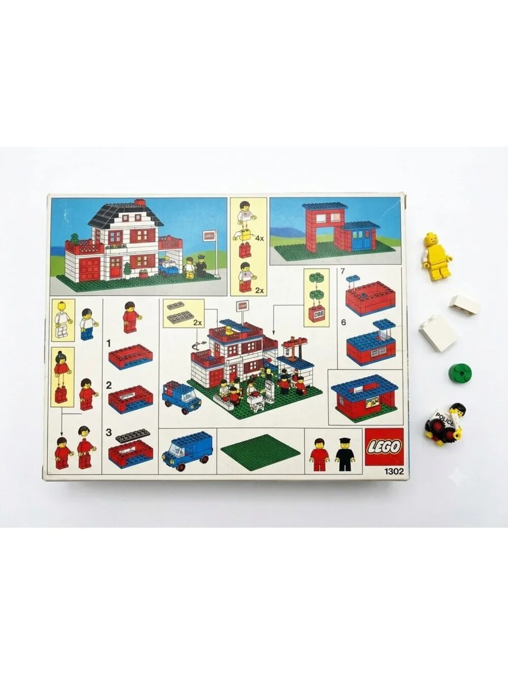Lego #112 Universal Bulding Set 1977 (Just the Box and a few pieces)